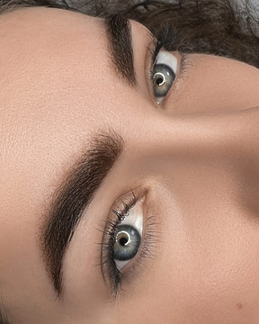 Татуаж бровей